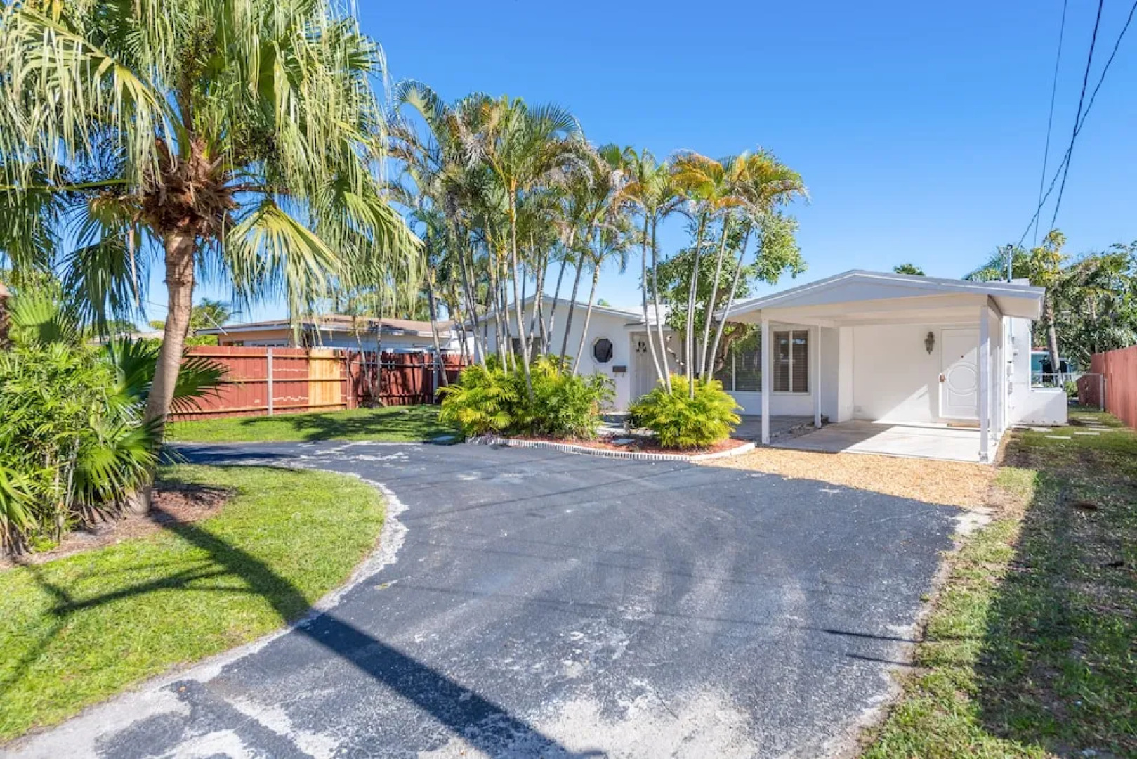 3658 NW 18th Ave Home 2 Bedrooms 2 Bathrooms Home