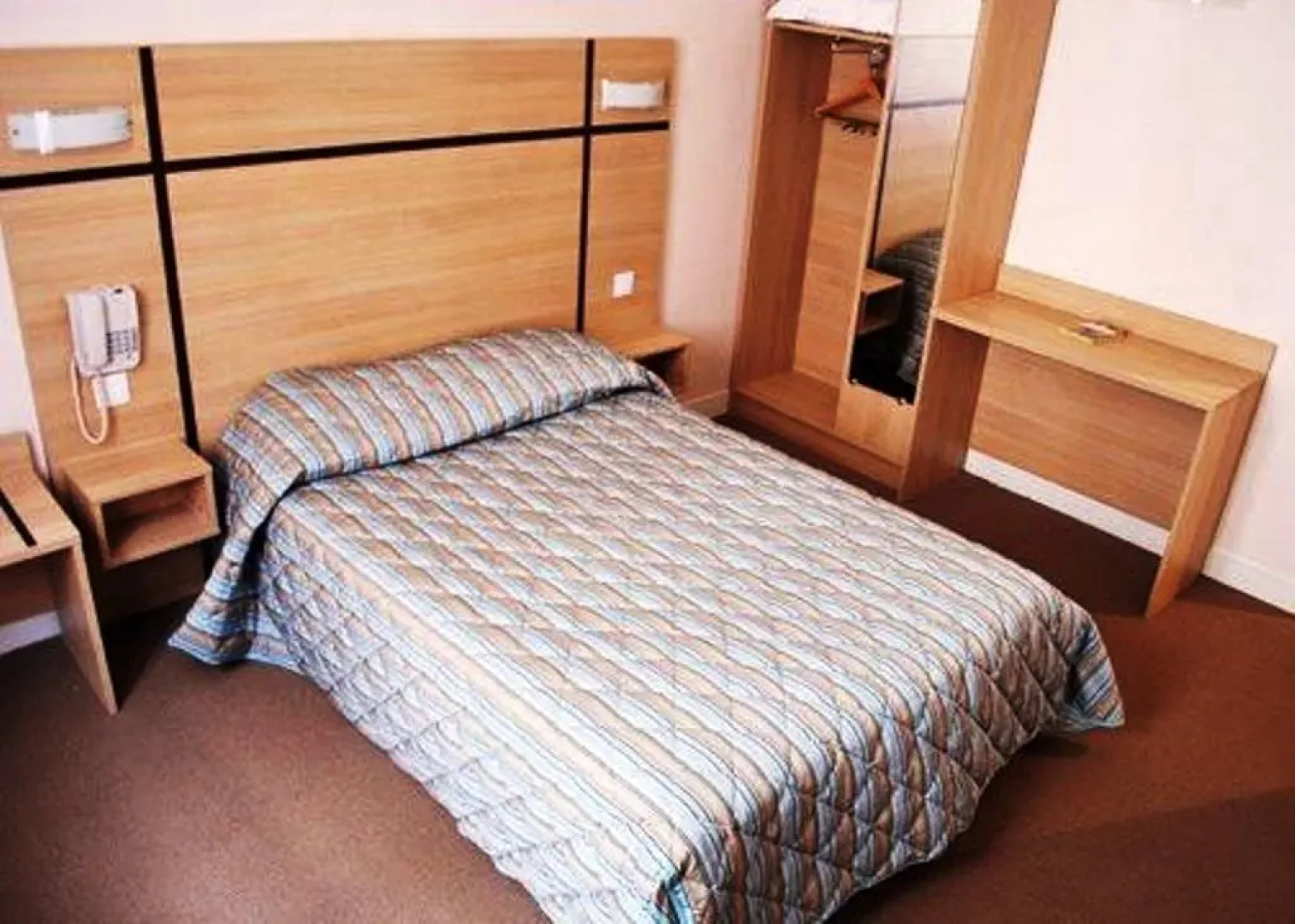 Comfort Hotel Au Firmament Asnieres-sur-Seine