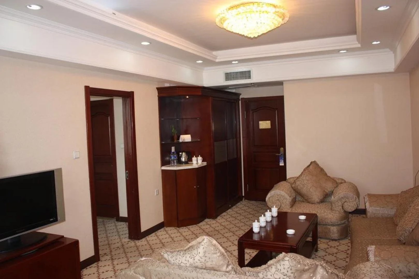 Xiushan International Business Hotel