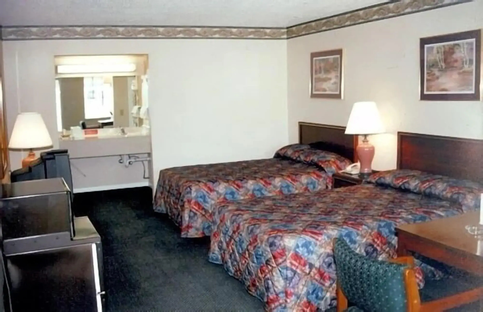 Express Inn & Suites