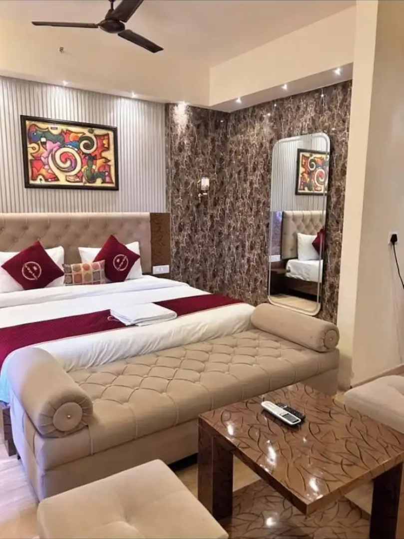 The Origin Suites opp Hyatt Regency