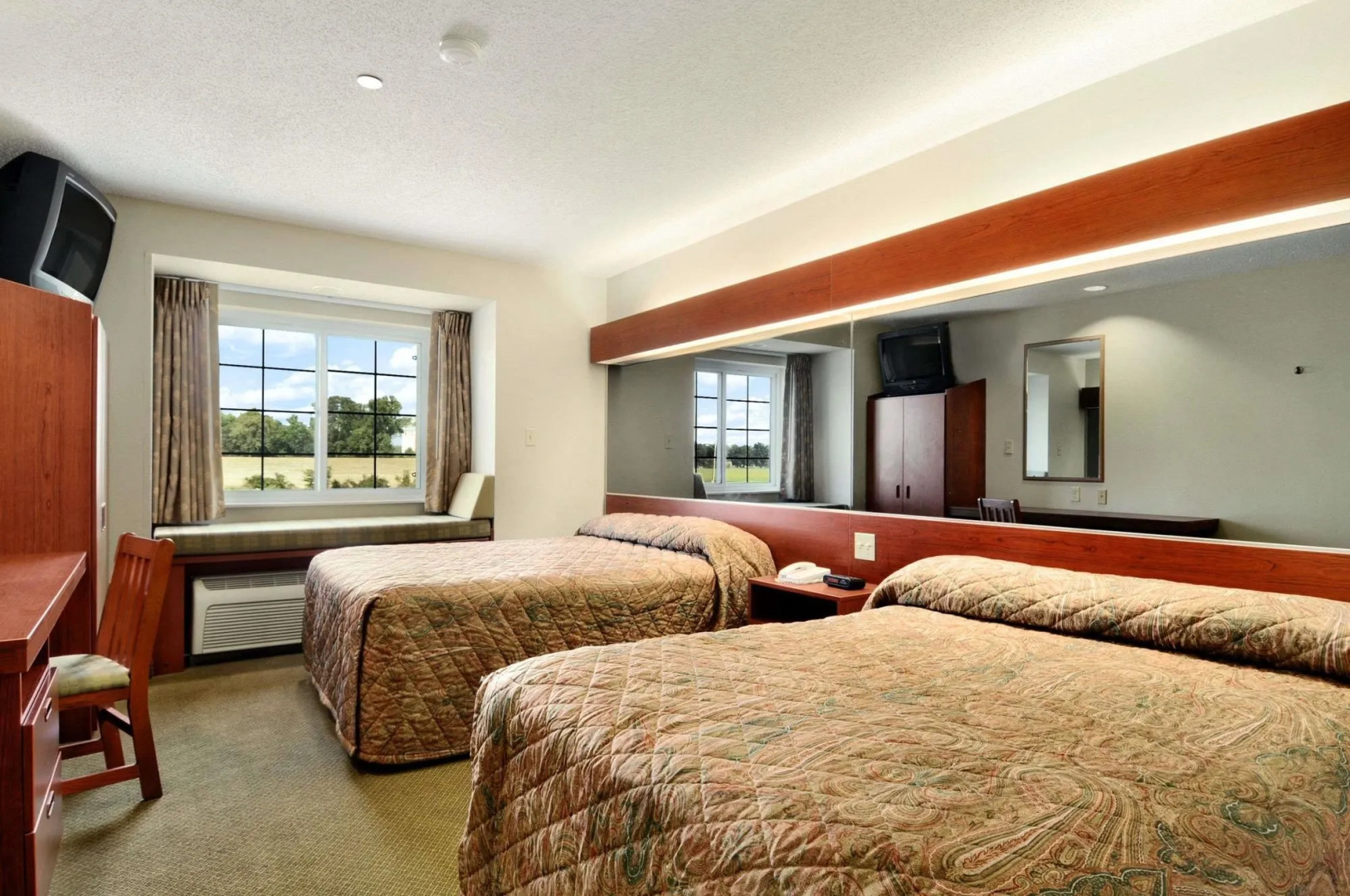Microtel Inn & Suites by Wyndham Tunica Resorts