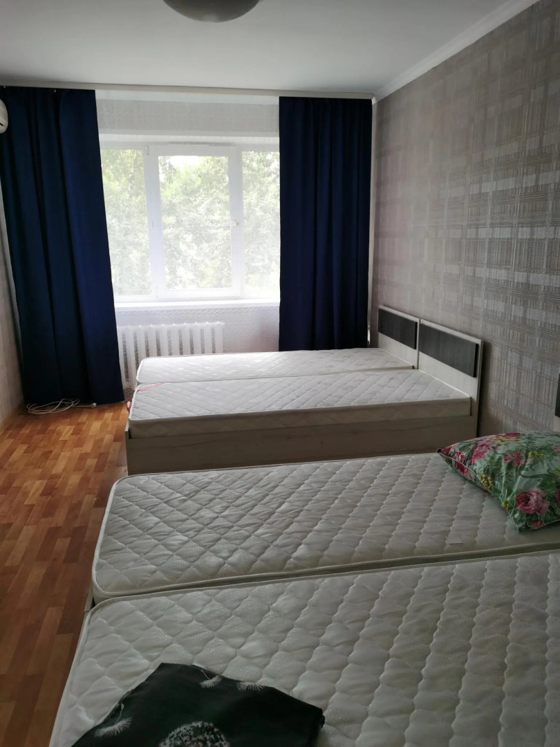 Сутки как дома на Сафьяновых, 1