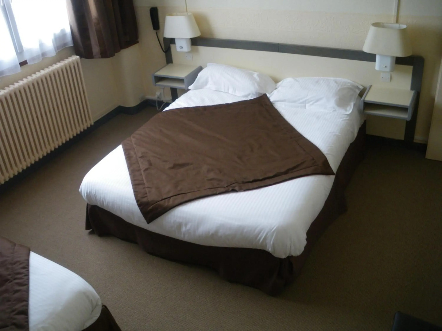 Hotel Continental - Contact Hotel