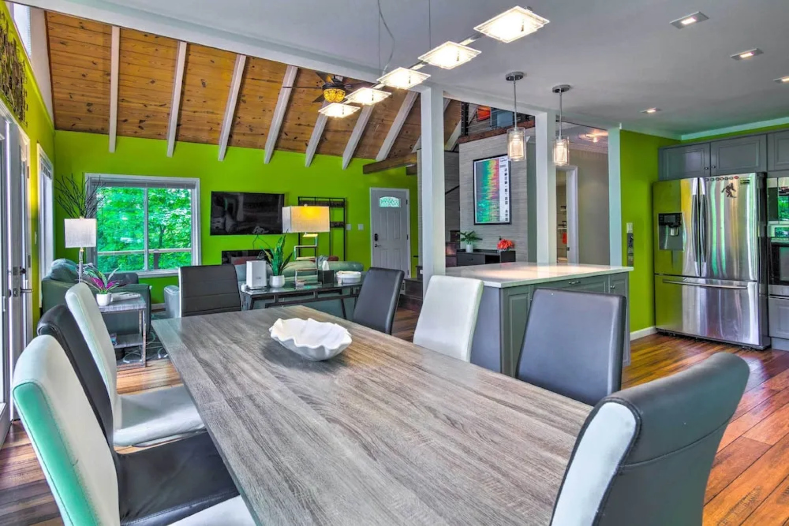 Game Room & Mountain Views: Lake Lure Retreat!