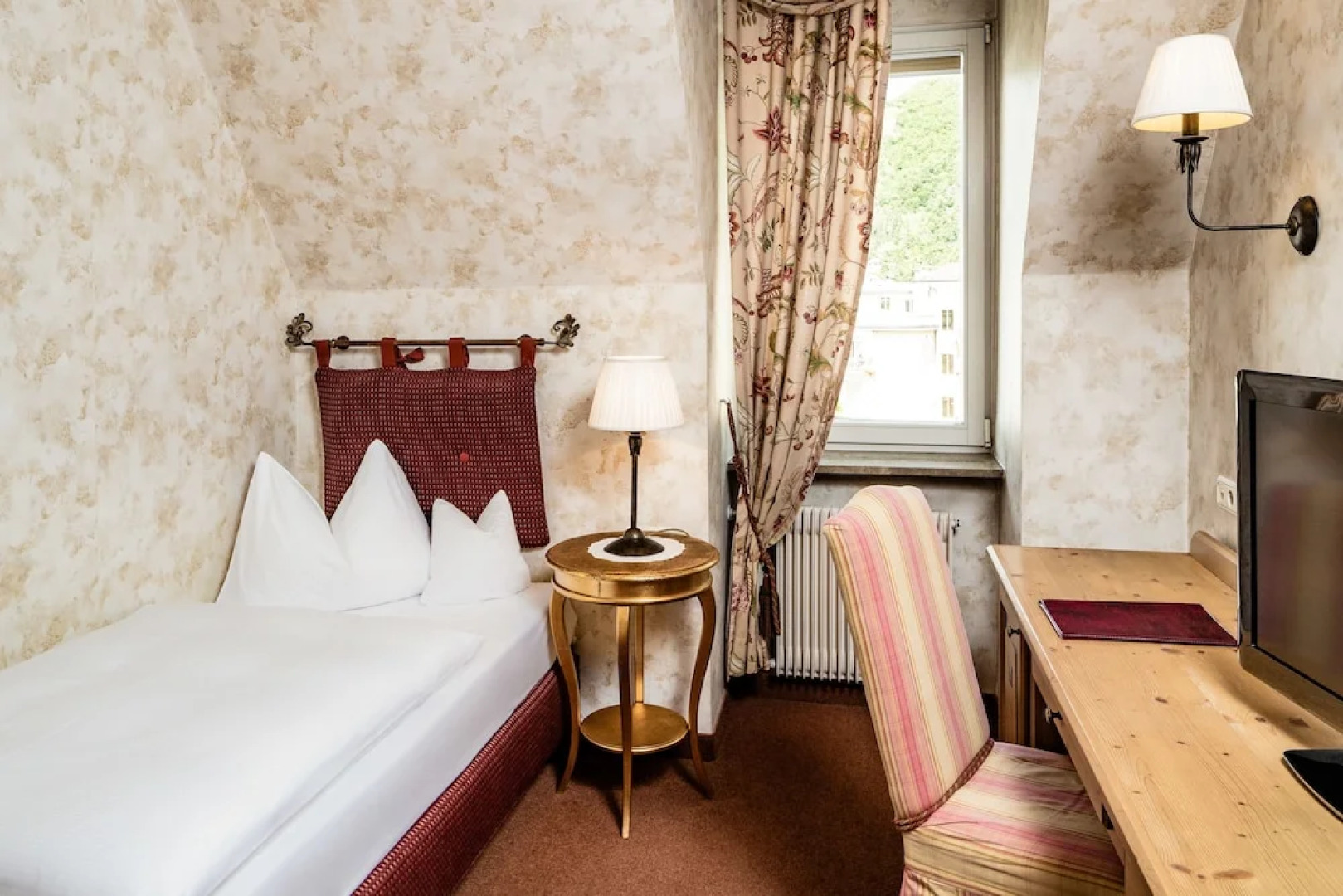 Parkhotel Mondschein, a Member of Design Hotels