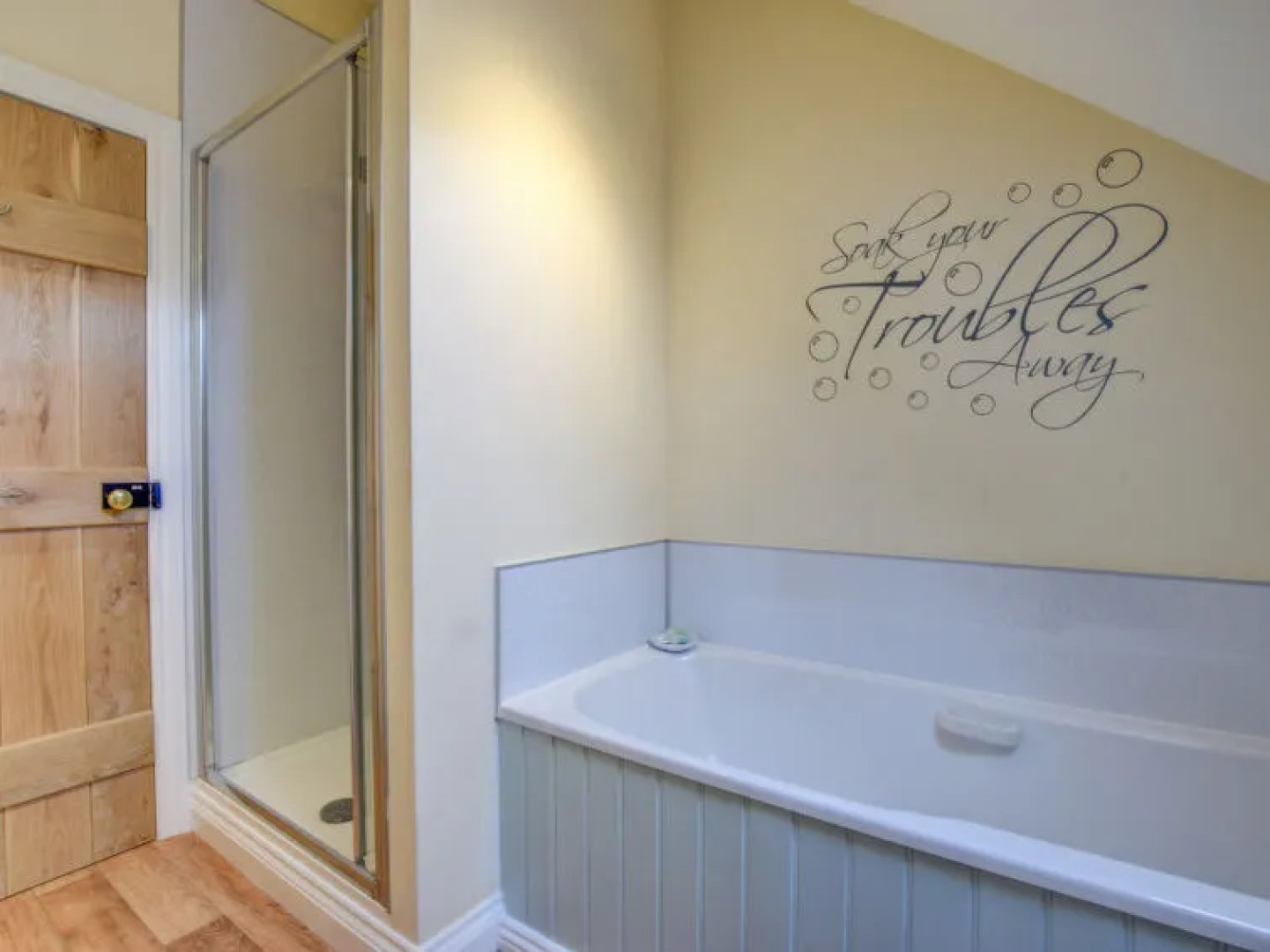 Holiday Home Bwthyn yr Onwydden