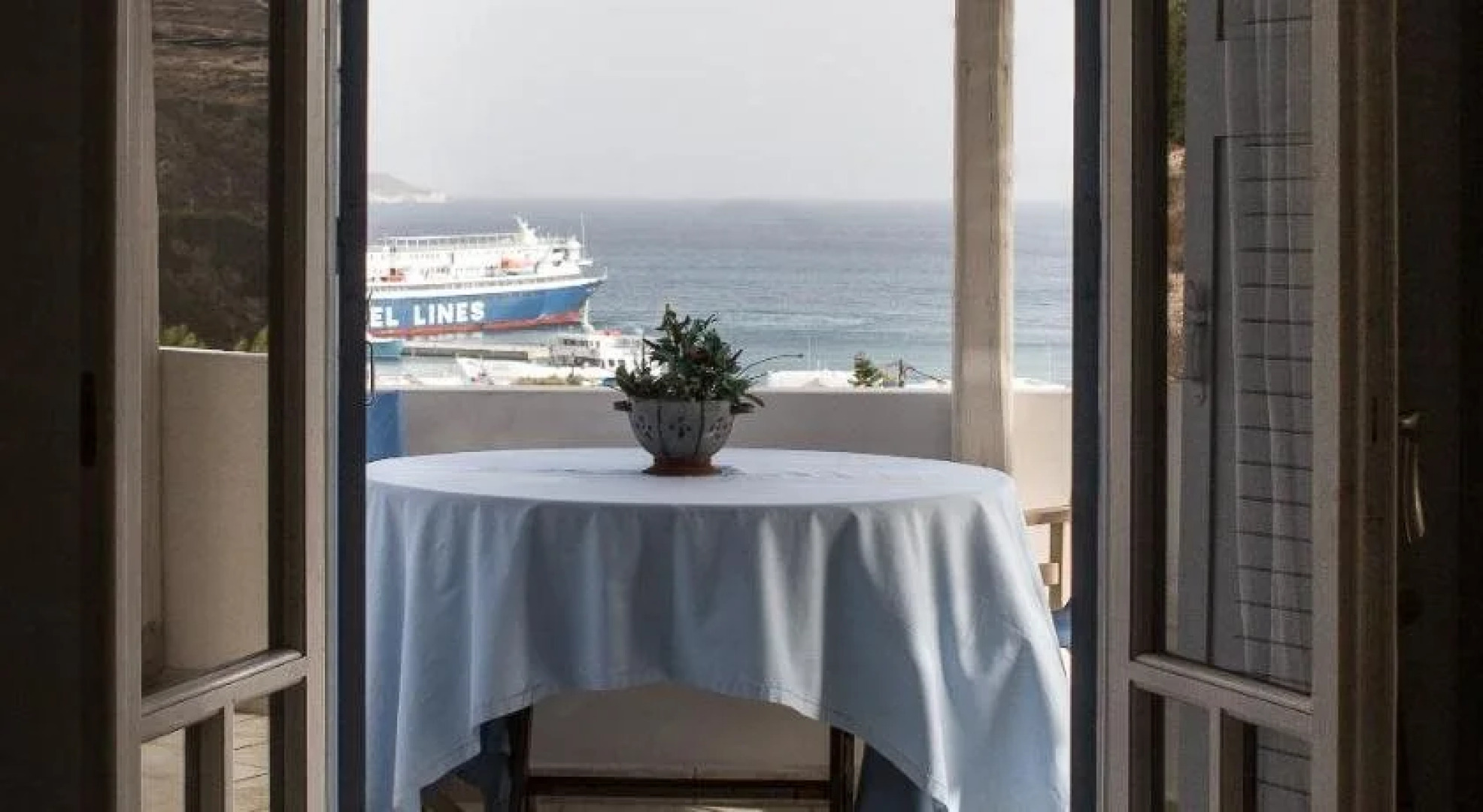 Kimolis Studios & Apartments