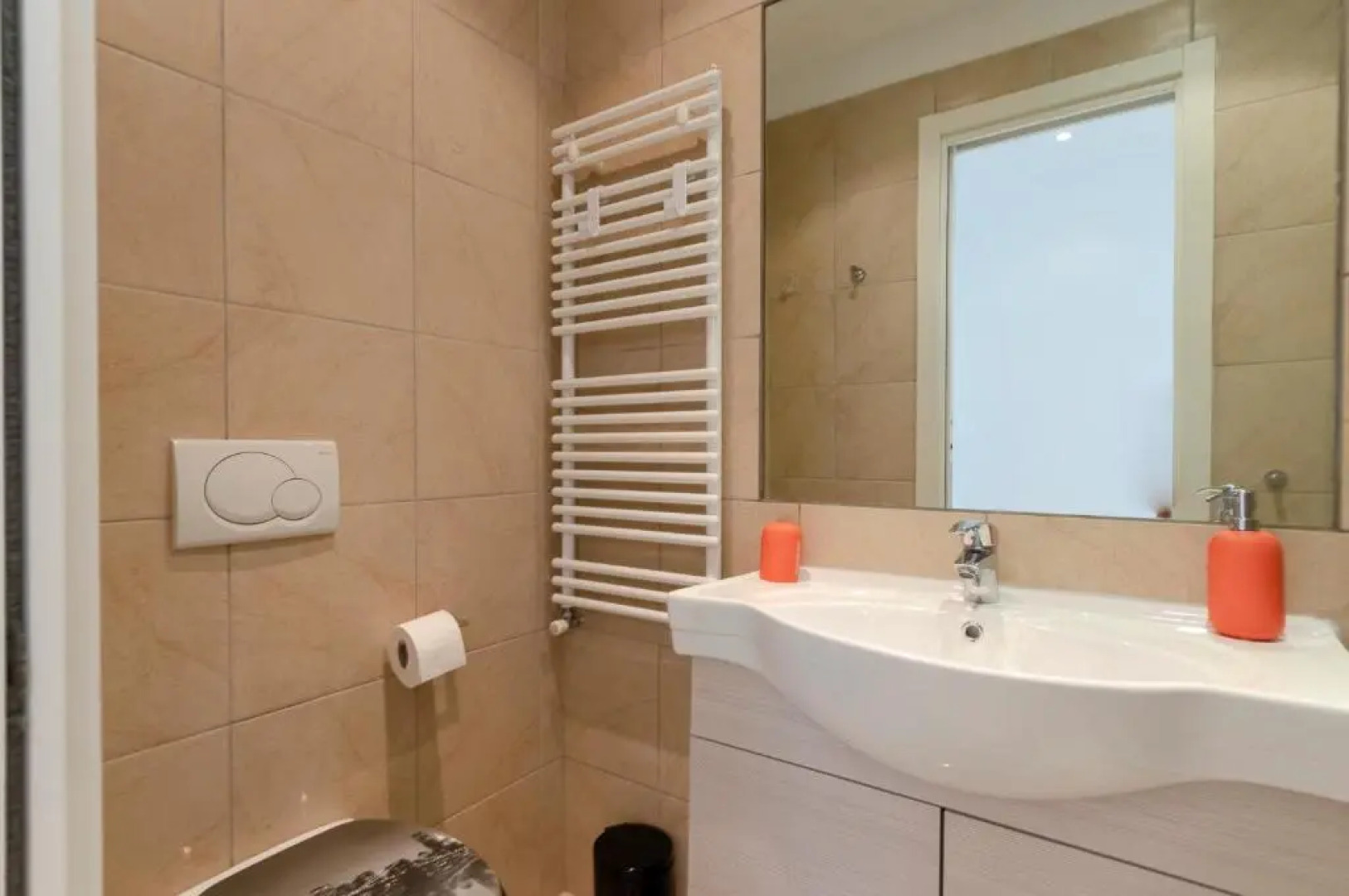 JOIVY Apt For 6, Near Centre, Beach And Train Station