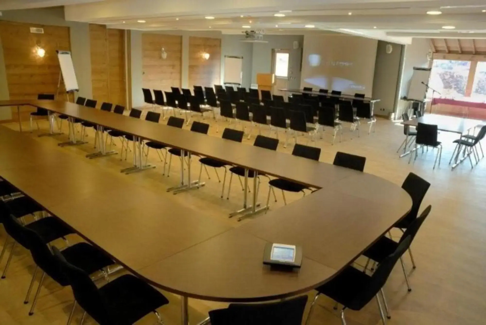 Les Cabanes De La Maison Rouge