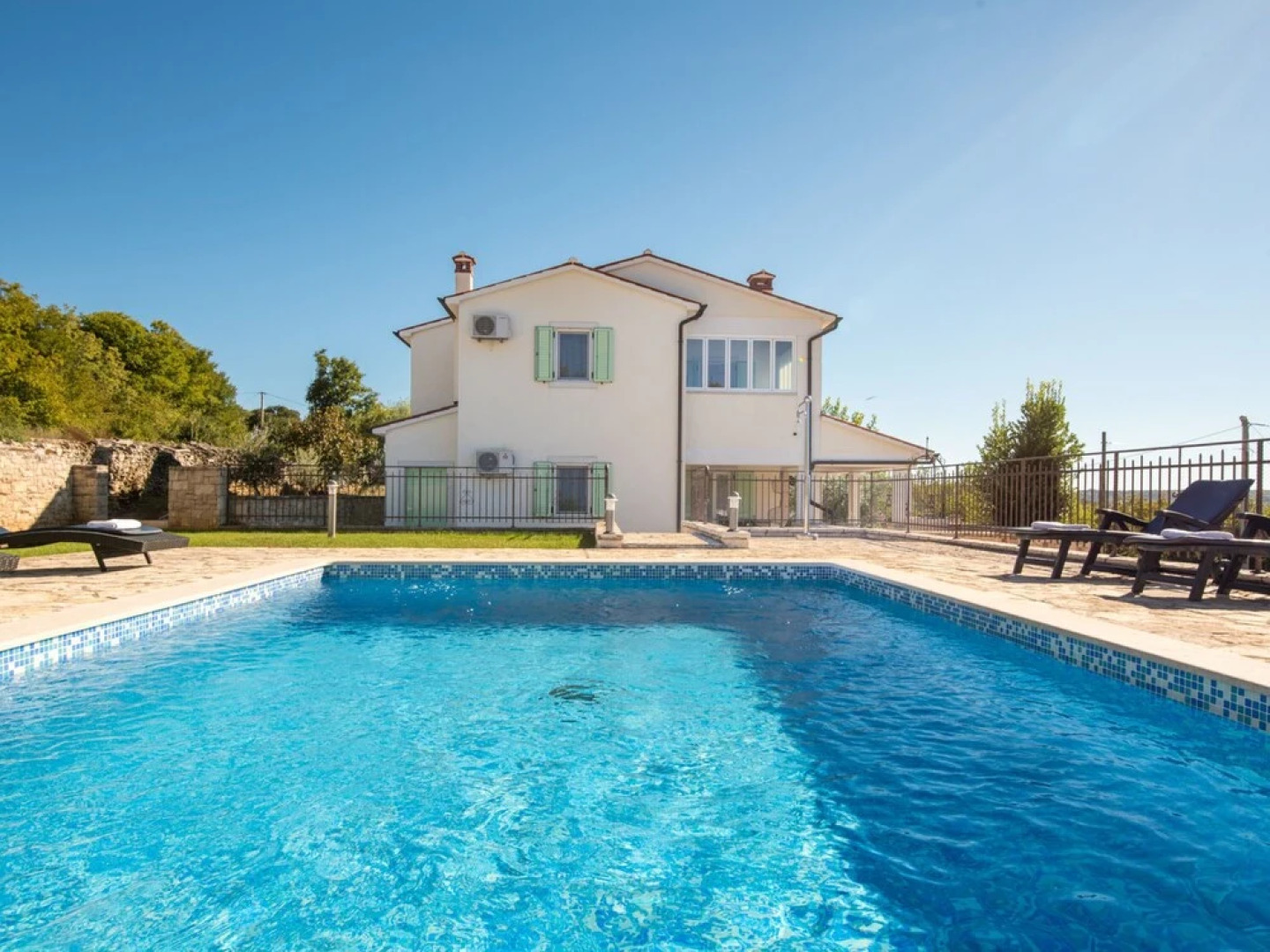 Spacious Holiday Home with Beautiful Sea View From All Parts of the House