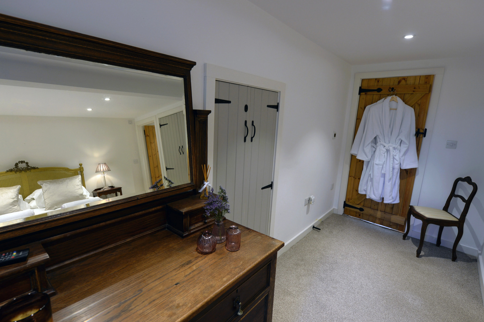 The Cwtch - Luxury Cottage, Sea Views, Pet Friendly