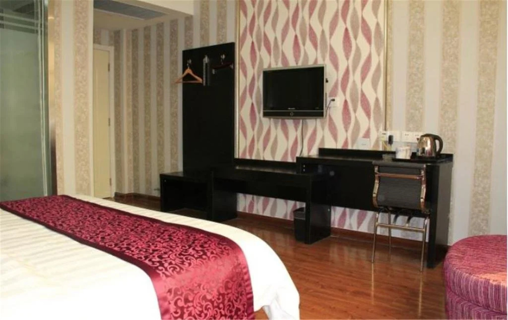 Heze E Home Business Hotel