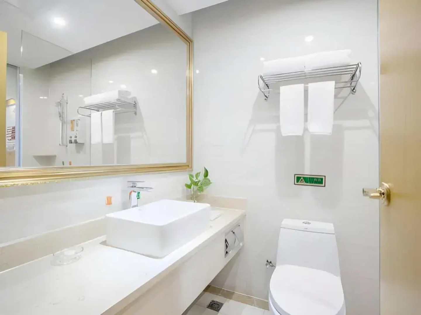 Vienna International Hotel Zhongshan Torch Center