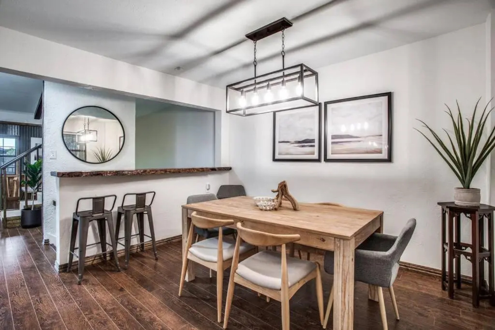 Renovated Waterfront w Dock, Sleeps 11