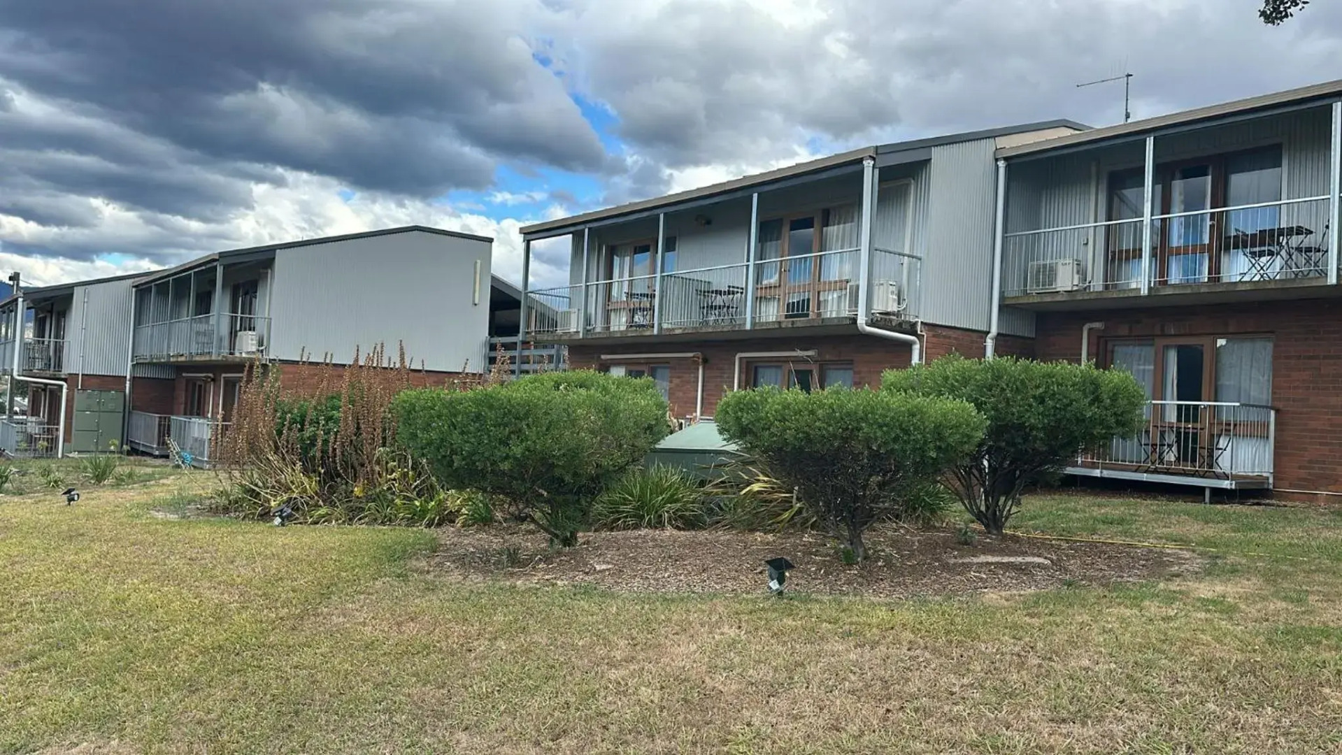 The Birch House - Silver Birches Luxury Accommodation Bright