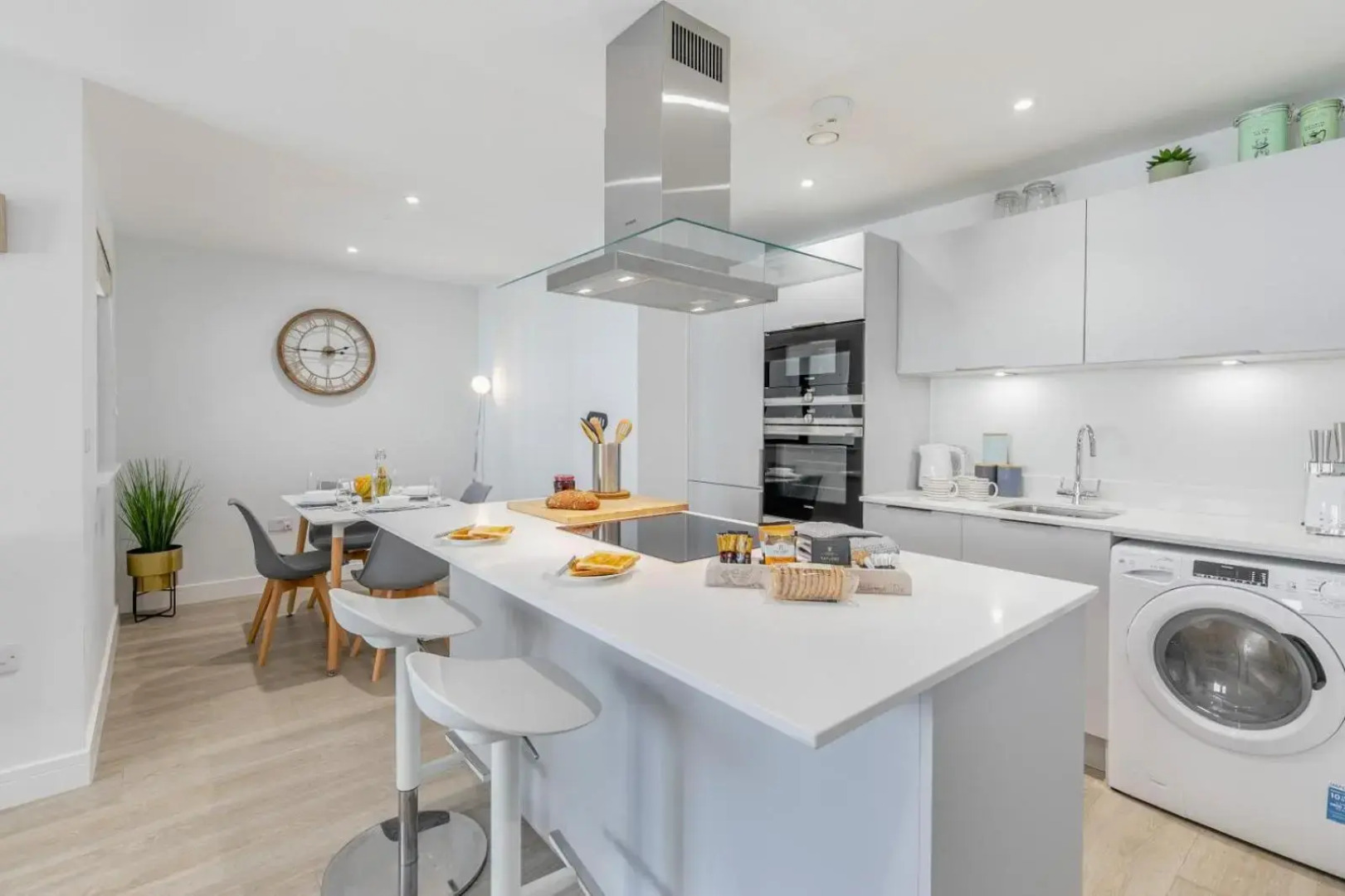 6 Putsborough - Luxury Apartment at Byron Woolacombe, only 4 minute walk to Woolacombe Beach!