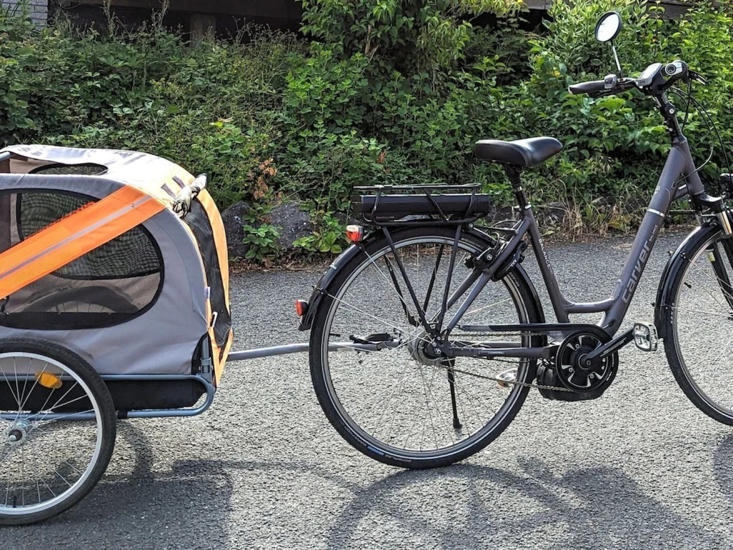 Ruhiger Bungalow am Hennesee mit Terrasse