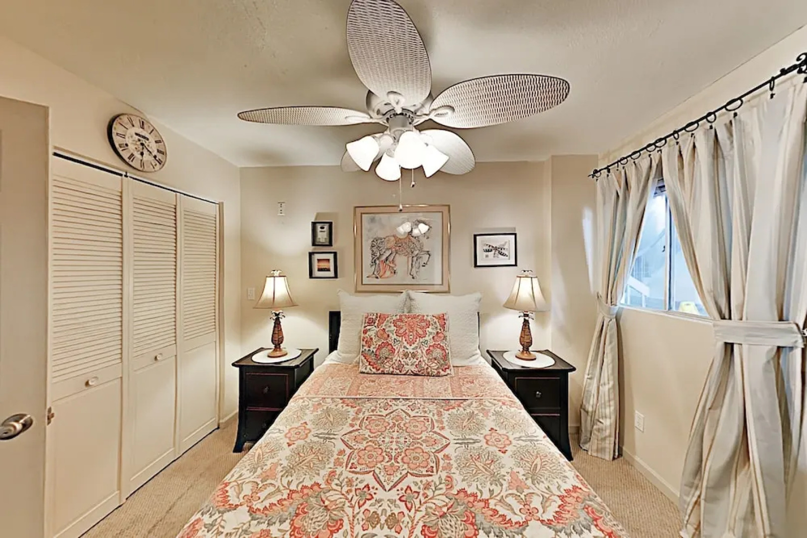 Canal-front Corner W/ Pools - Near The Beach! 1 Bedroom Condo