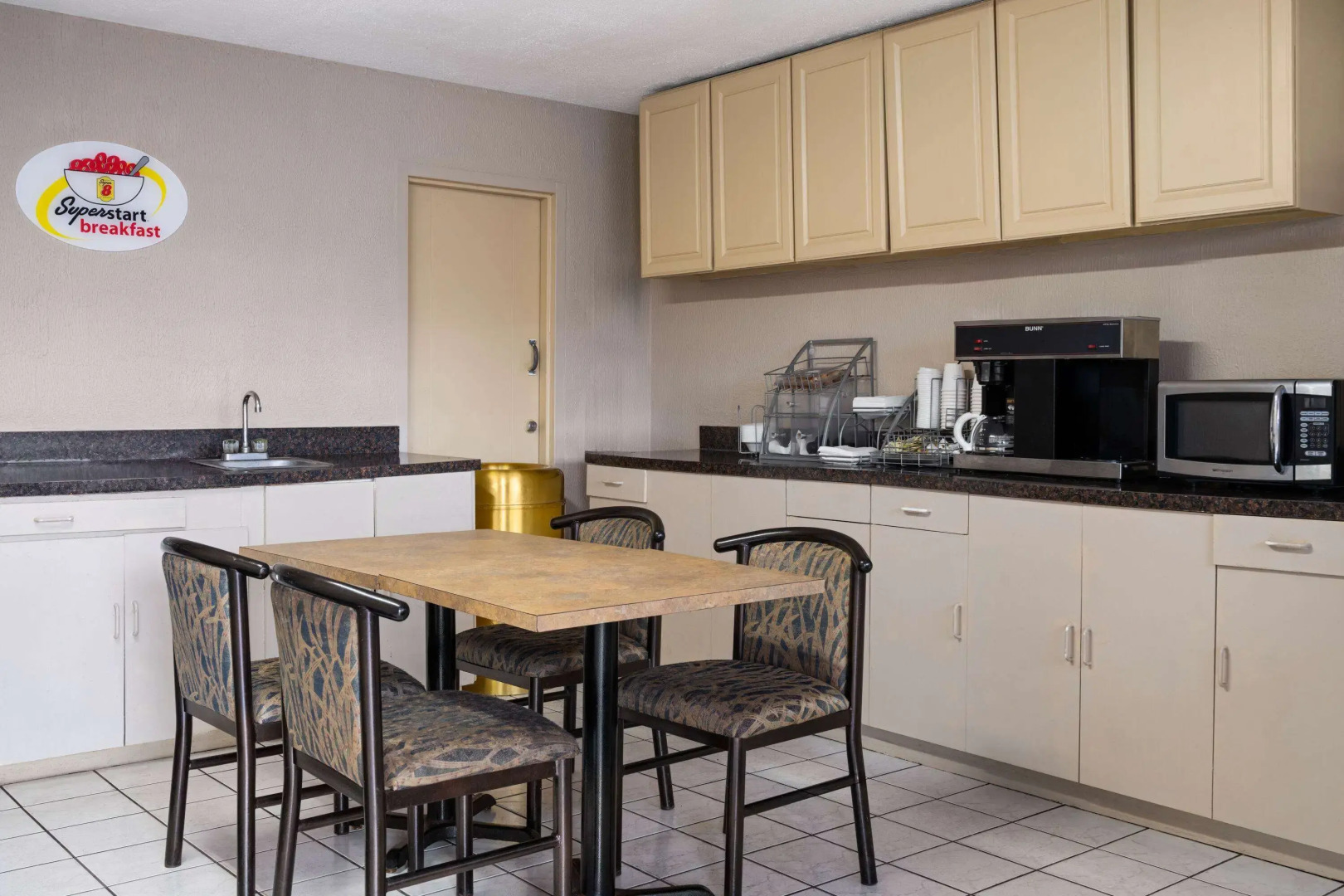 Super 8 Motel - Youngstown Airport Area