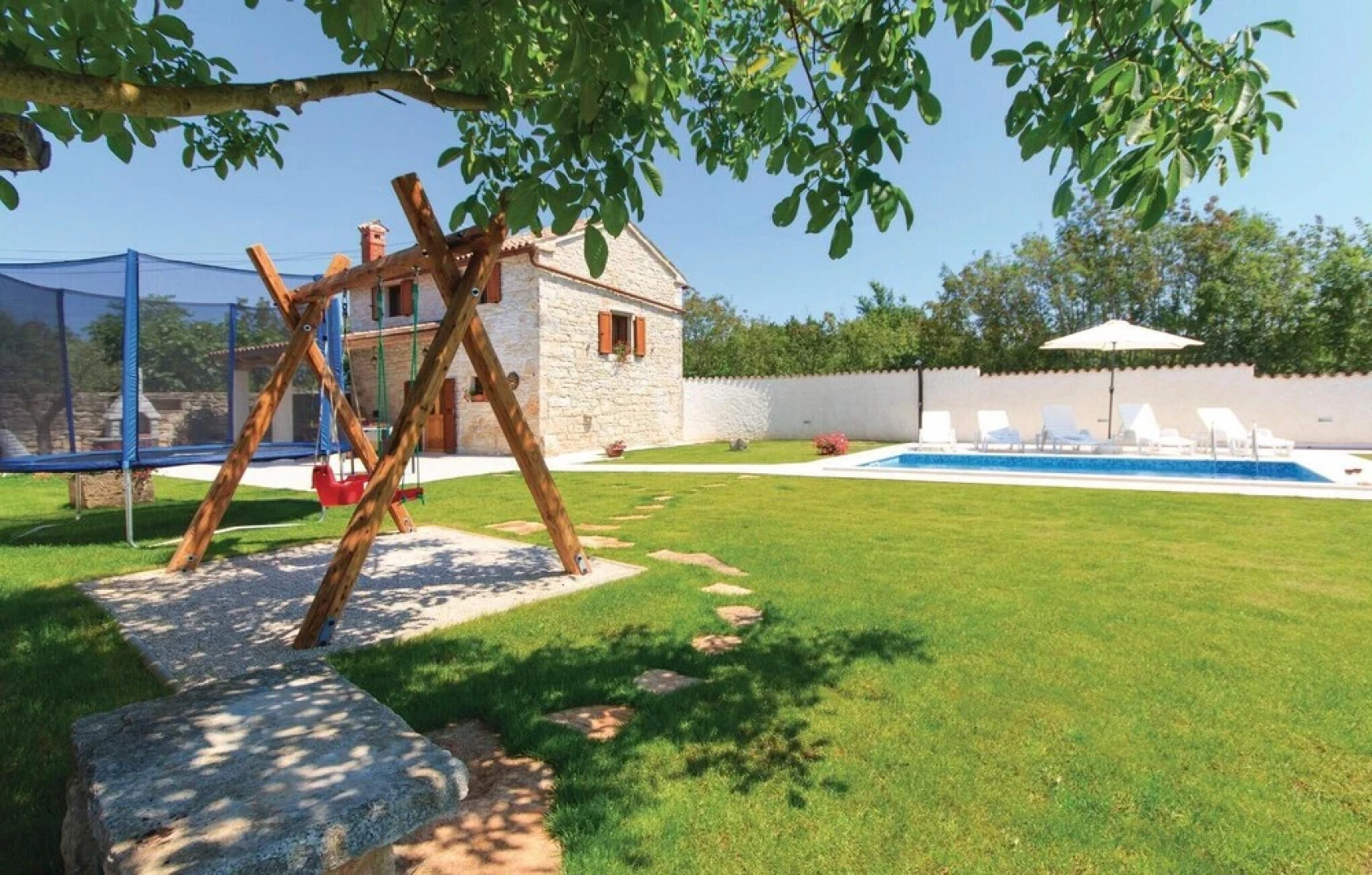 Stunning Home in Filipana With Wifi and 2 Bedrooms