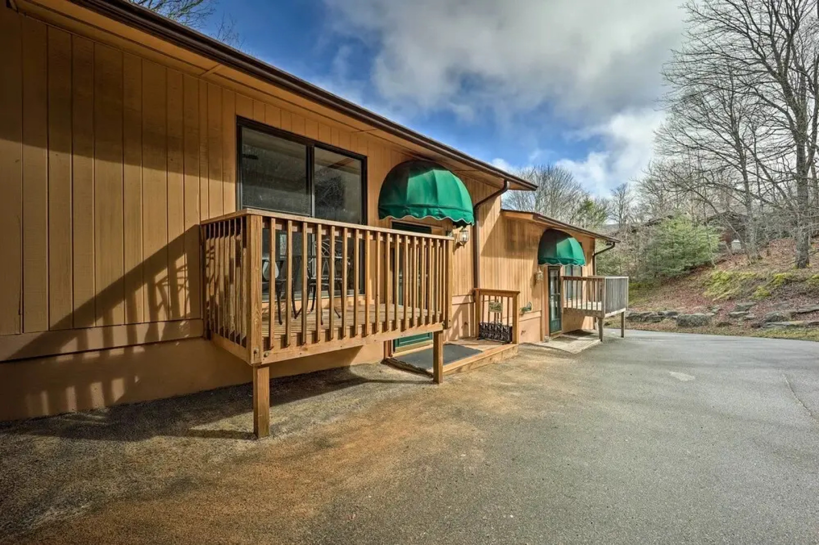 1 Mi to Skiing: Beech Mountain Condo w/ Fireplace!