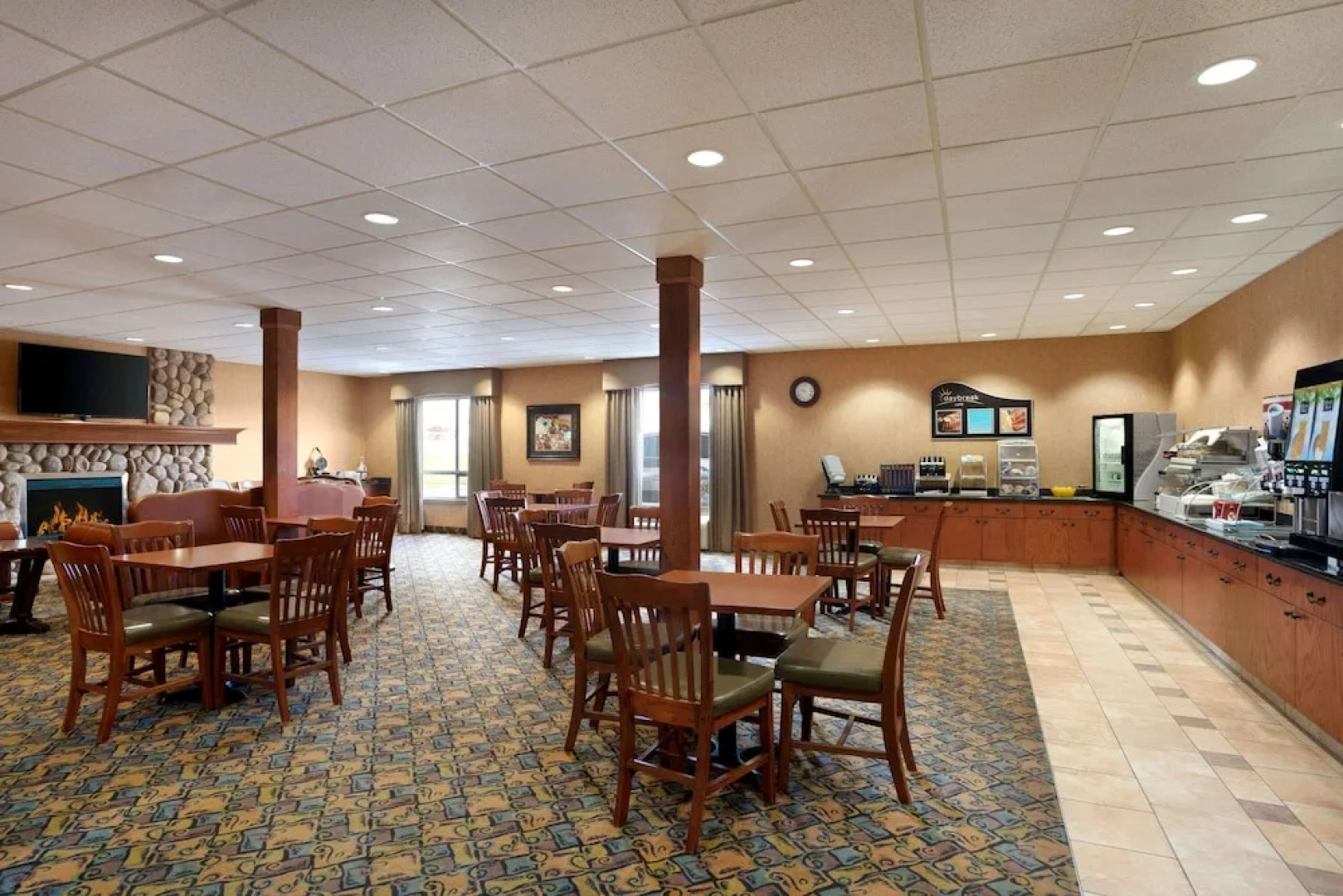 Days Inn & Suites Strathmore