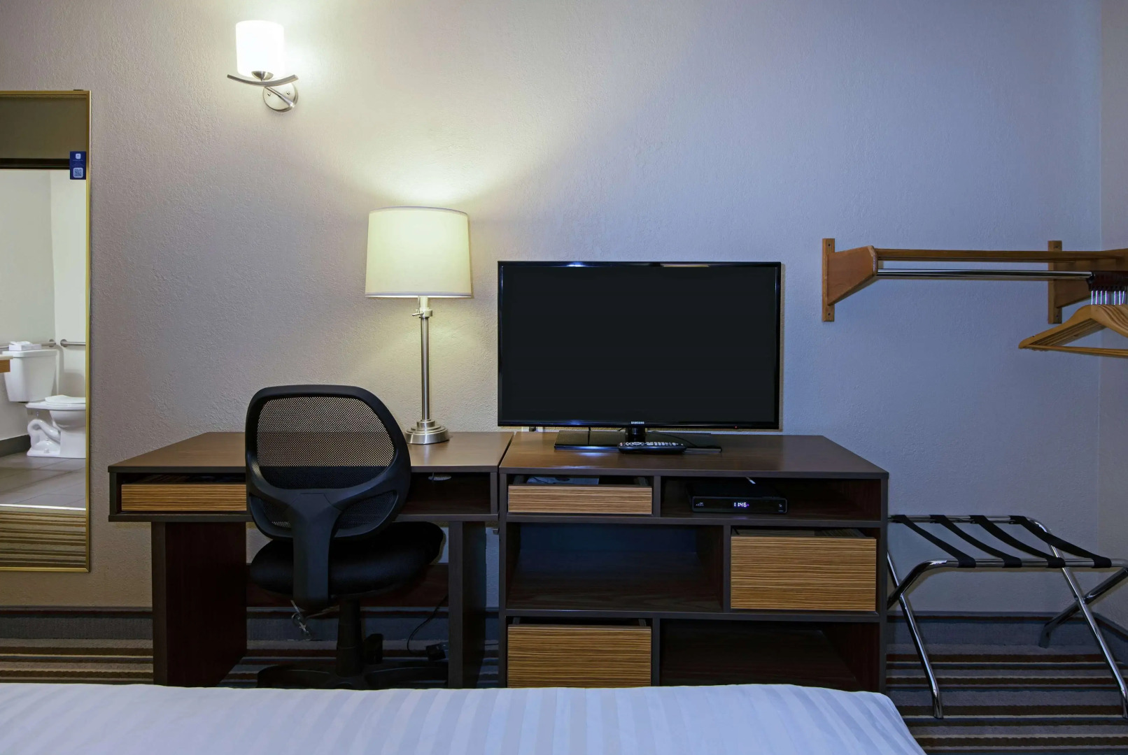 Super 8 by Wyndham Kamloops On The Hill