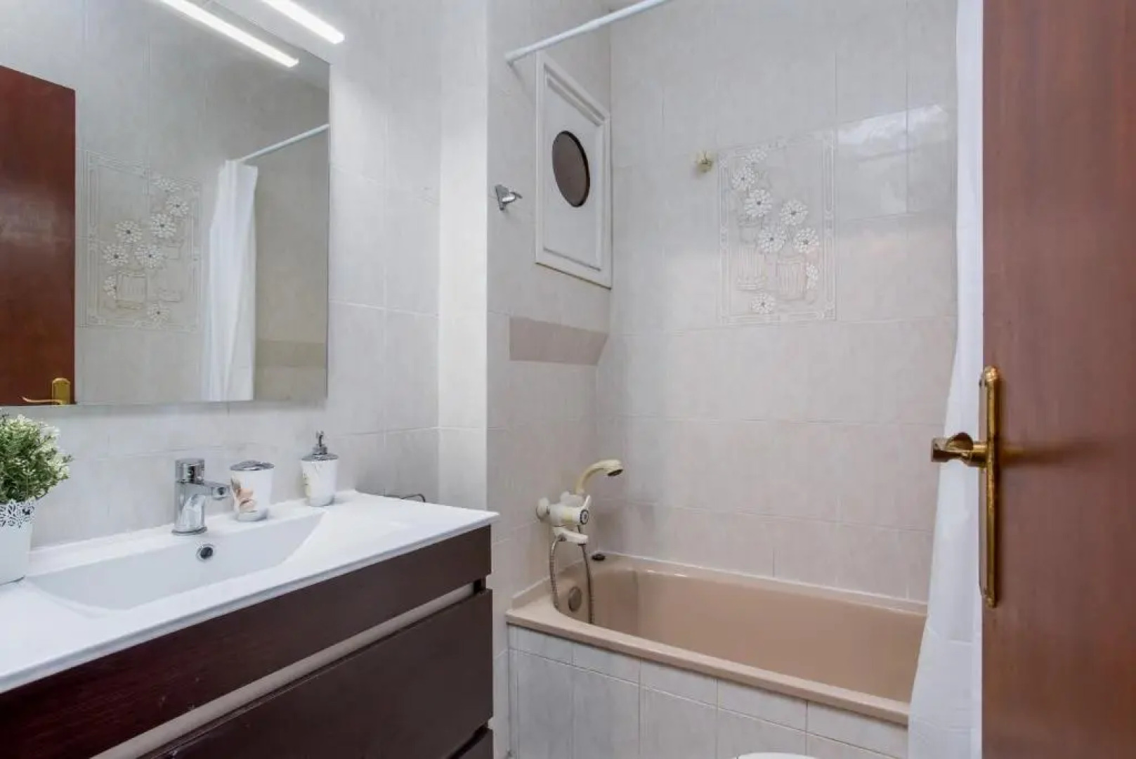 Barcelona coast apartment - only 5 minutes to the beach