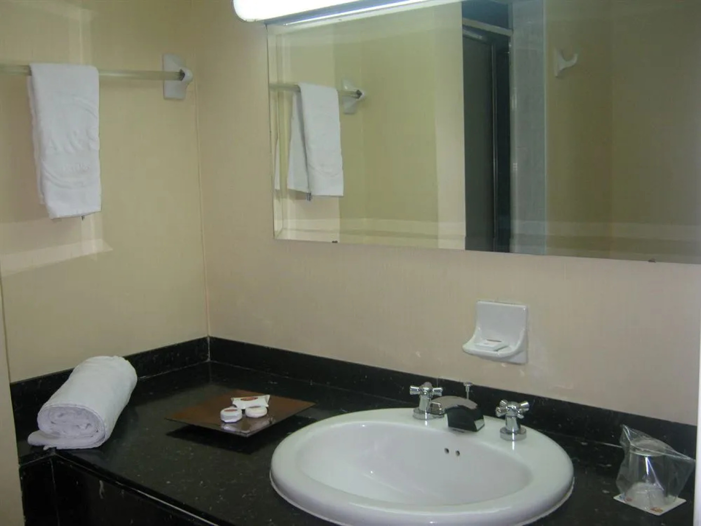 Hotel Hunza Y Centro De Convenciones