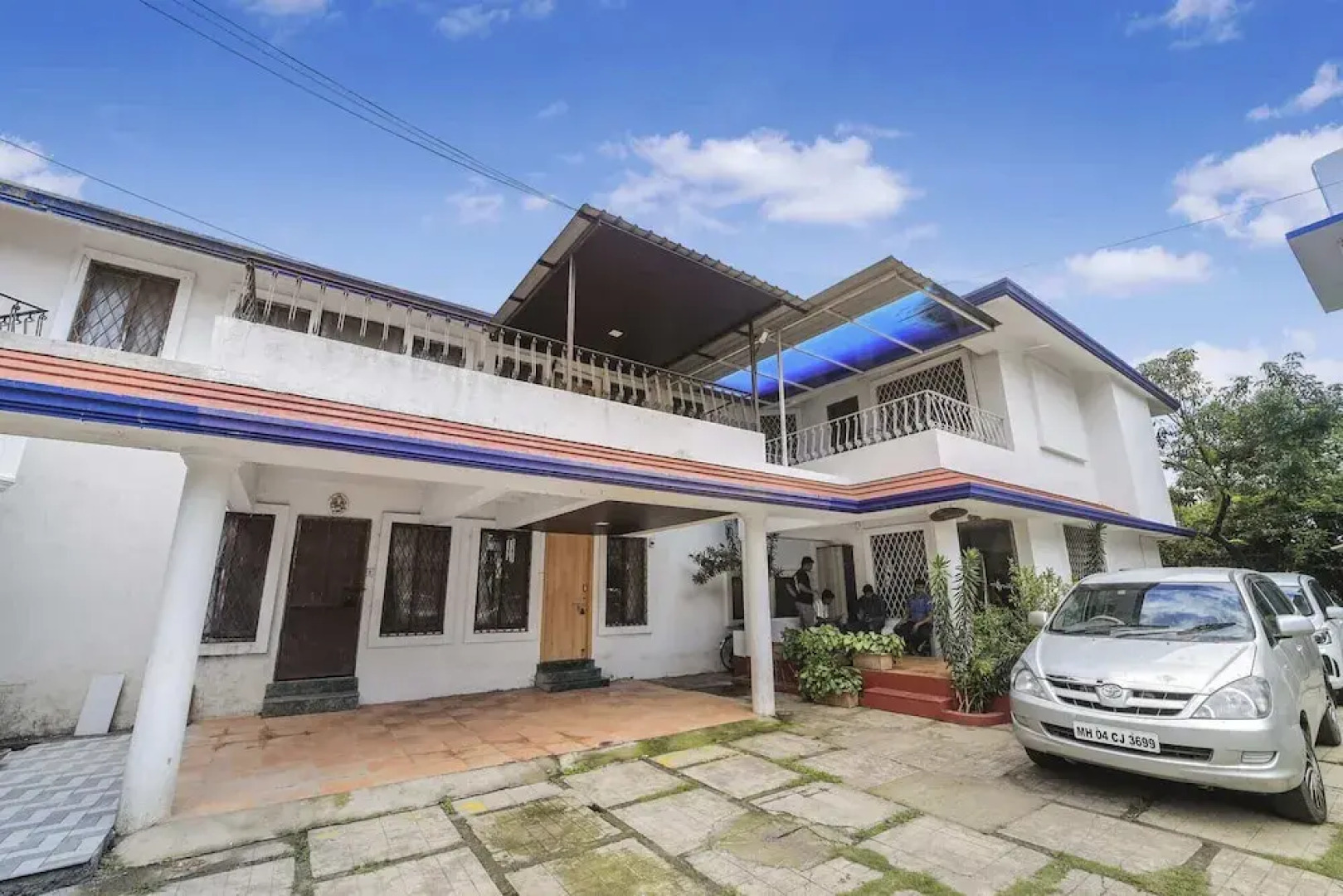 3BHK w/Pool - Dream Habitat by Universe Villas