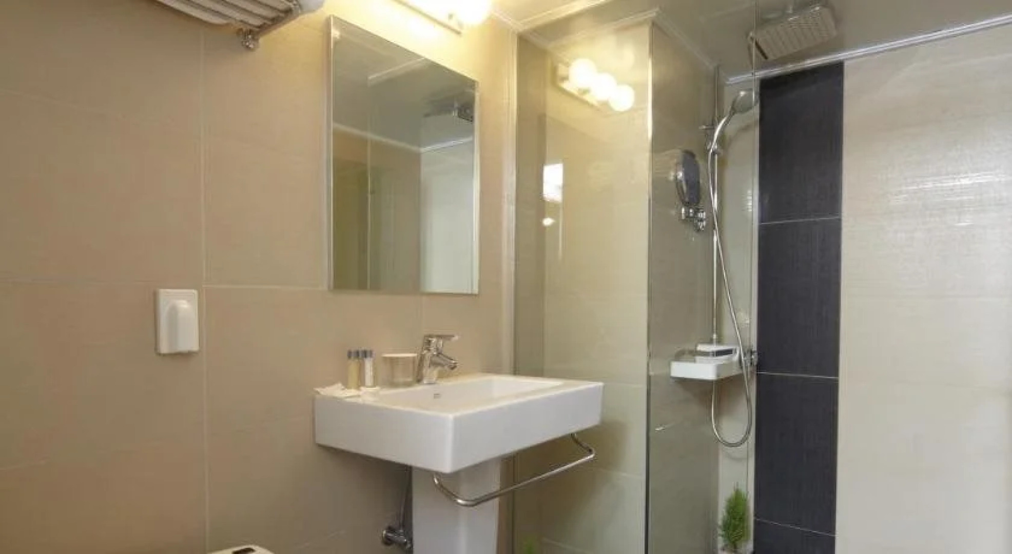 Jinwoo Prestige Hotel