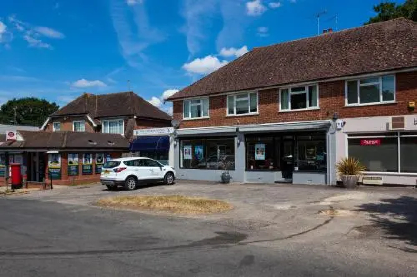 West Chiltington Village, 2 bedrooms & parking