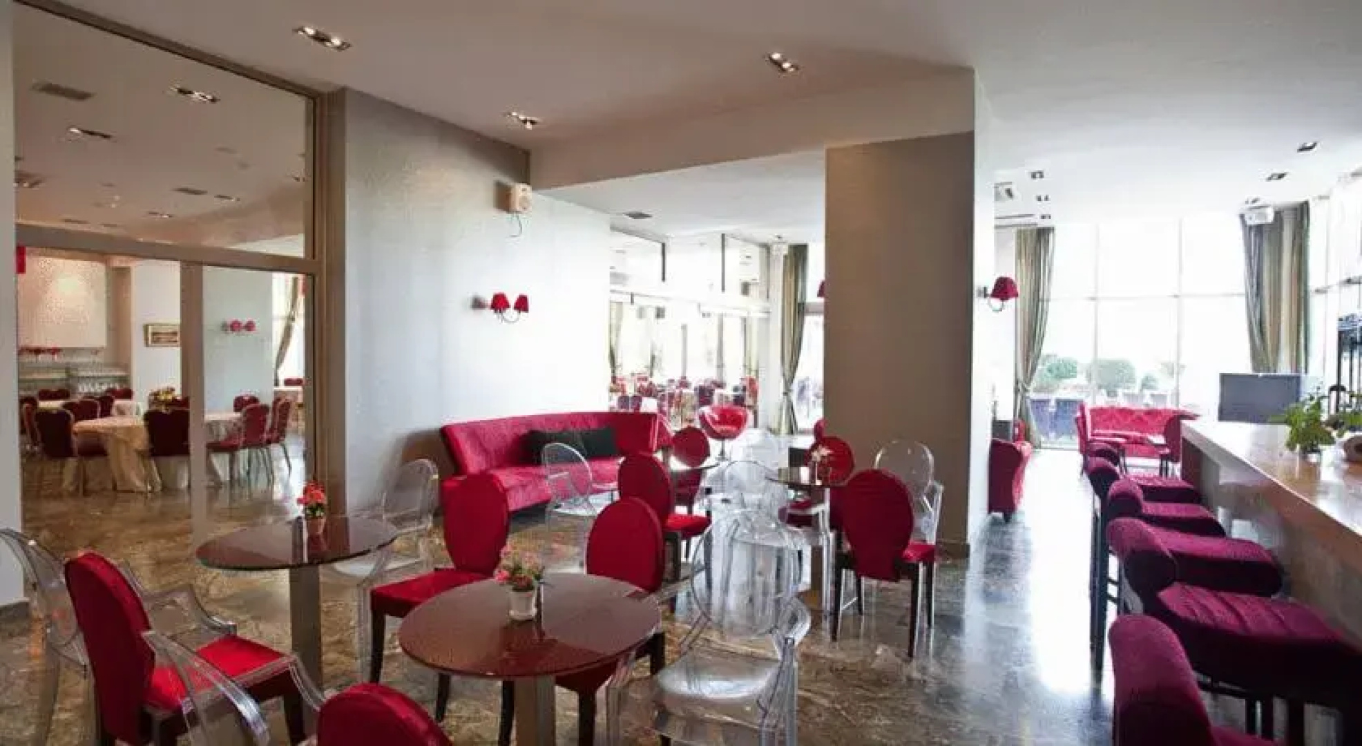 Dedis Hotel