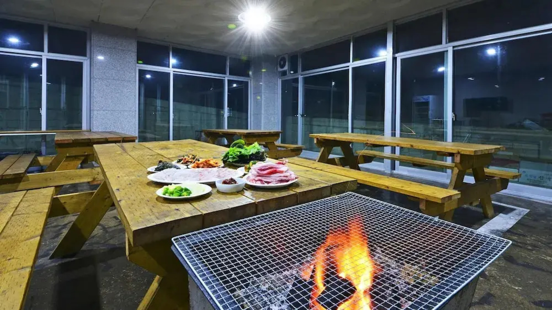 Janghohang J Story Spa Pension