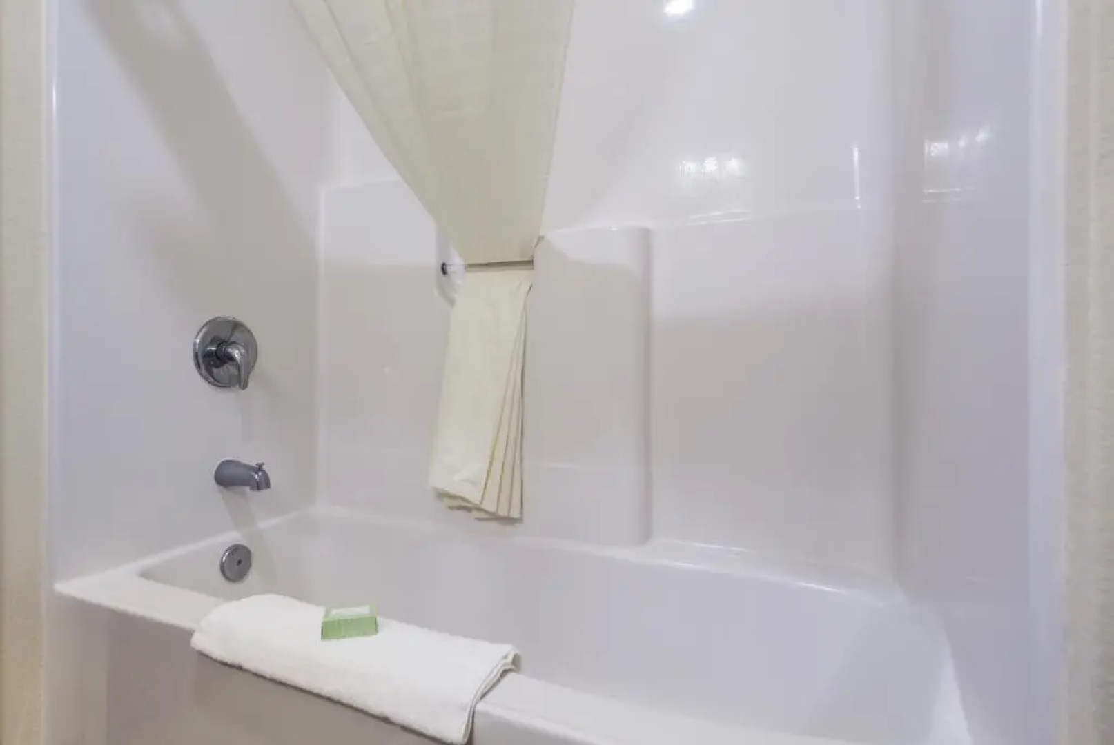 Cobblestone Inn & Suites-Fremont