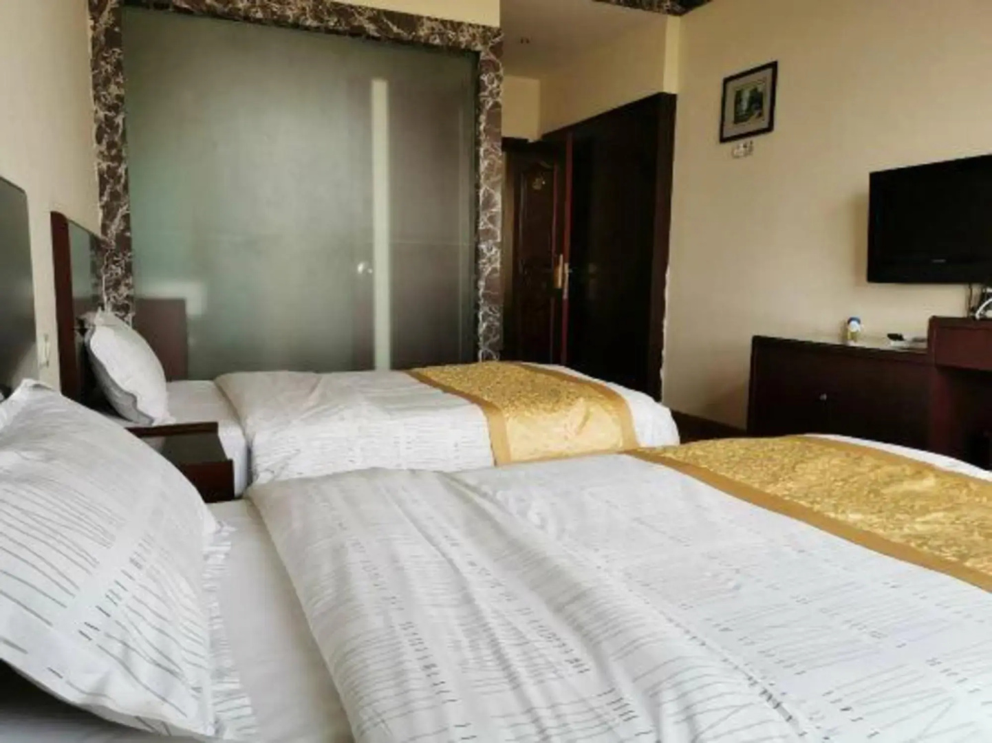 Golden Grove Hotel