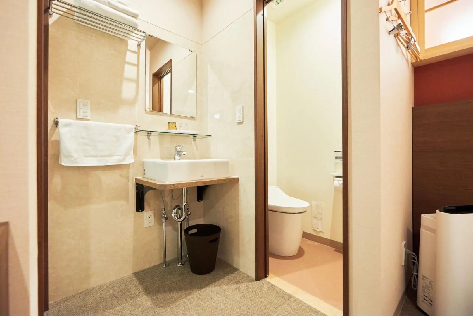 Hotel KAN-RAKU Saitama Honjo-Waseda Hinoki No Yakata