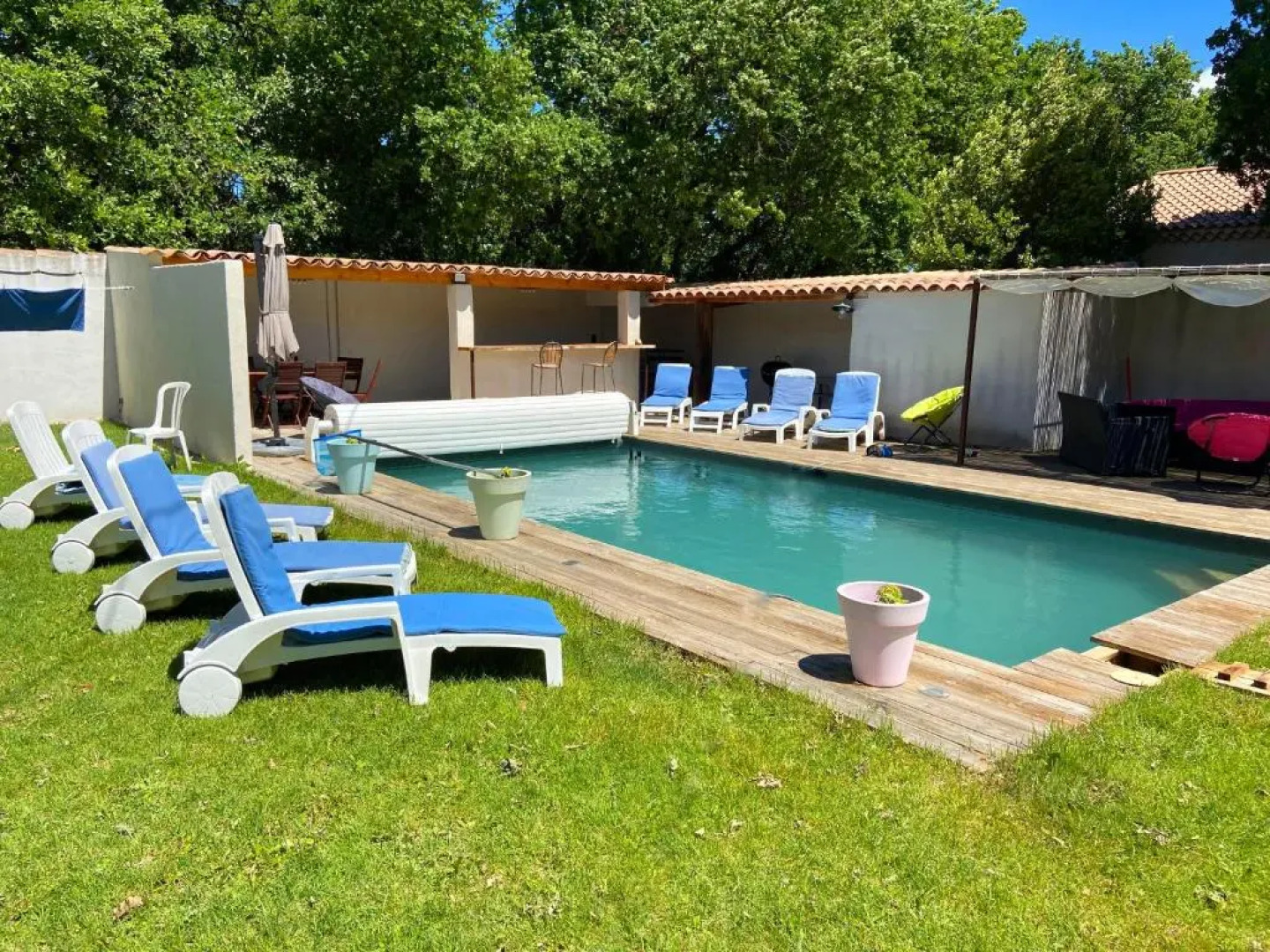 Agréable Location Vacances Climatisée avec Piscine Privée située en Campagne de Maubec, au cœur du Luberon, 6 à 8 personnes LS2-188