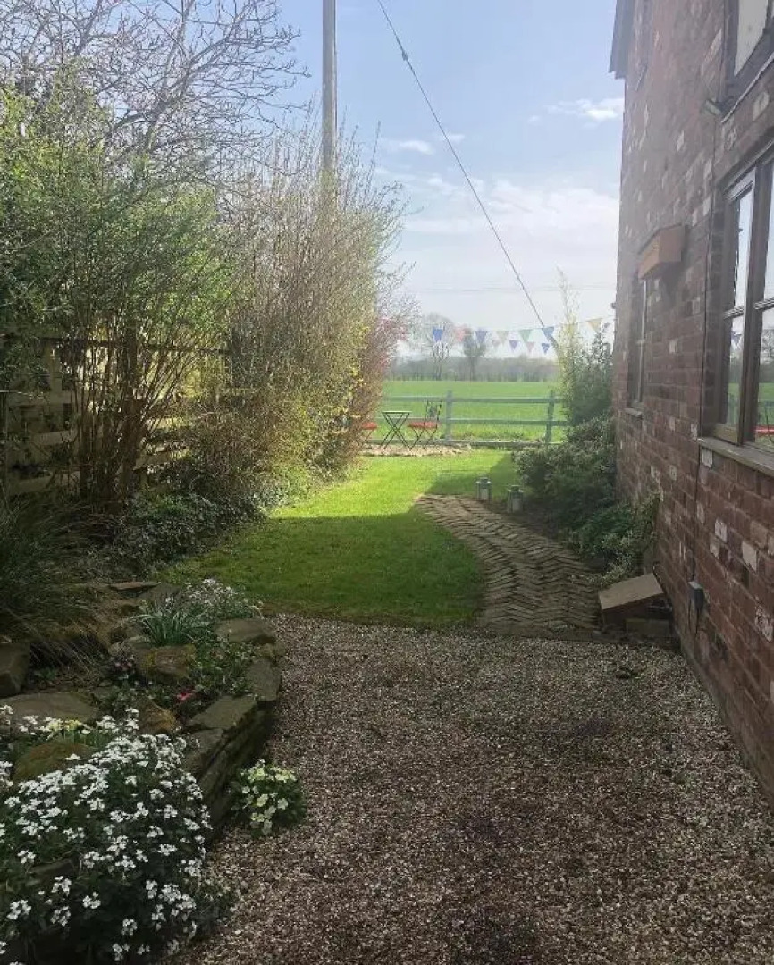 Soldiers Cottage, with HOT TUB, dog friendly, great views