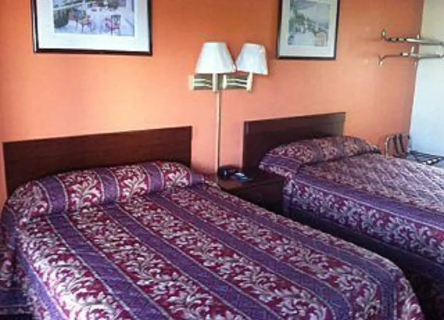 Nassau Holiday Motel