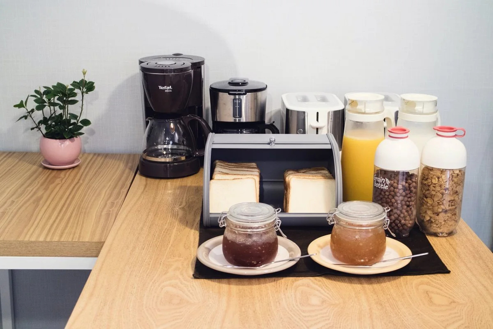 24 Guesthouse Jongno Tower