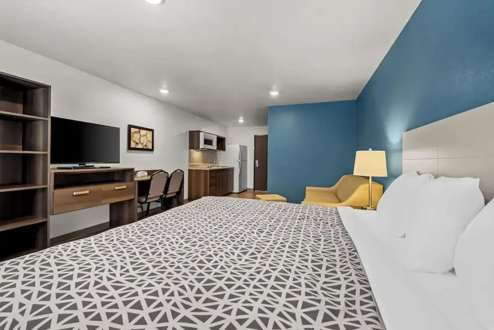 Woodspring Suites Loves Park Rockford