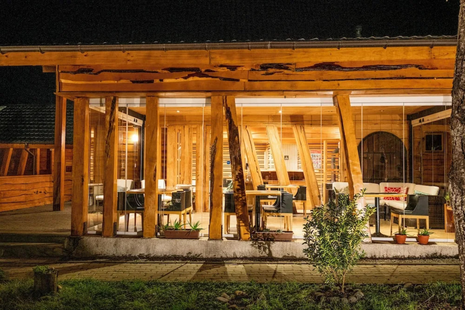 Alto Melimoyu Hotel & Patagonia