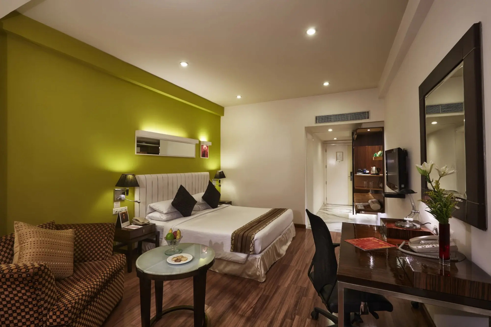 Vivanta Vijayawada, MG Road