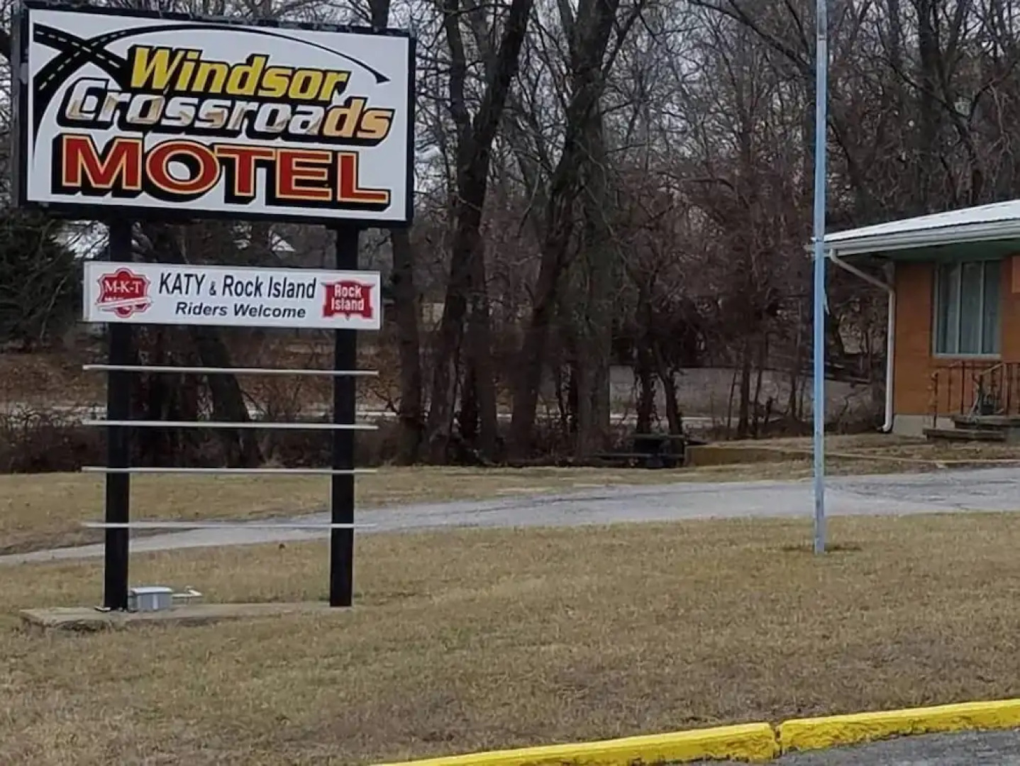 Windsor Crossroads Motel