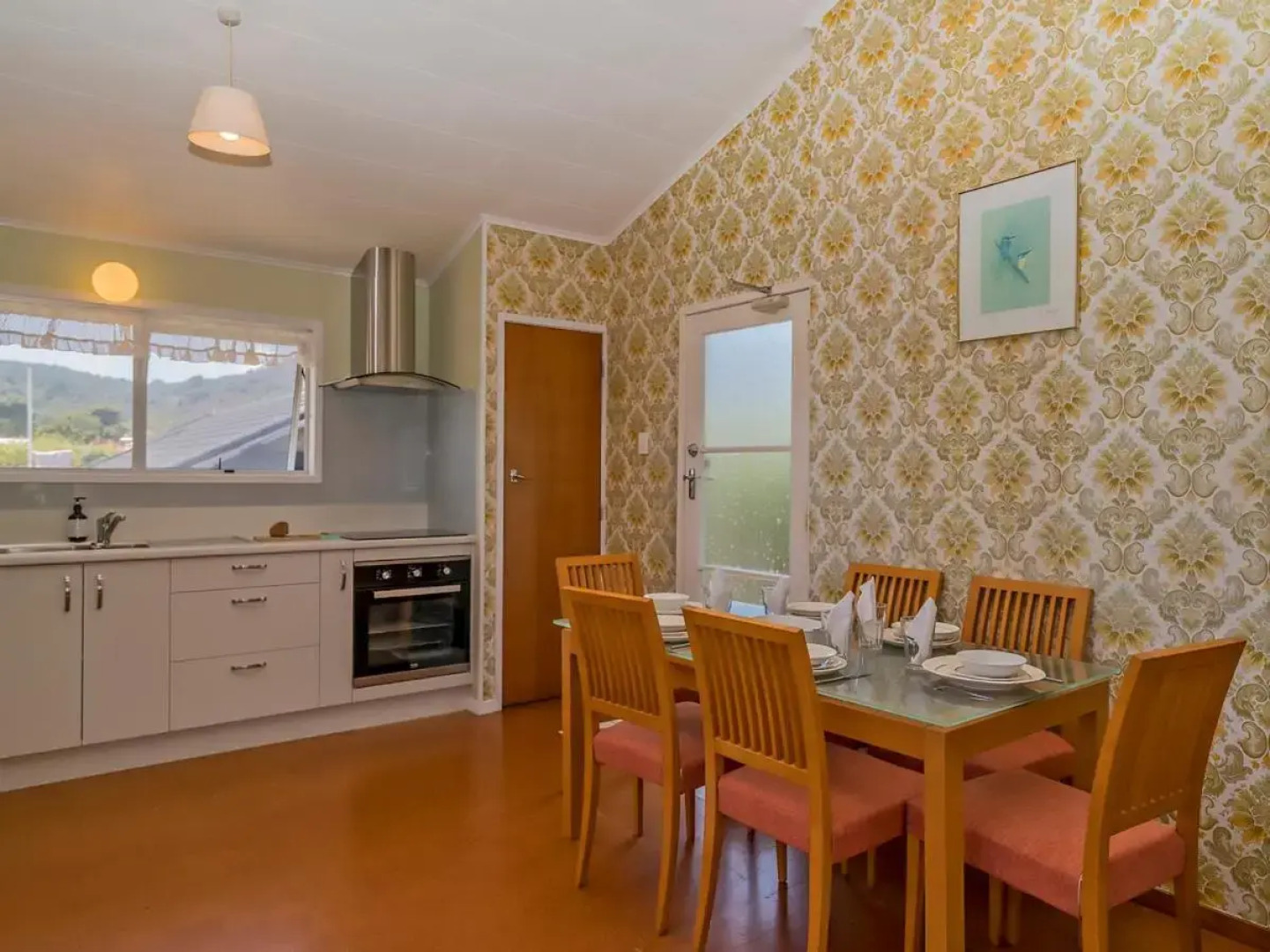 Beachfront Hideaway - Matarangi Holiday Home