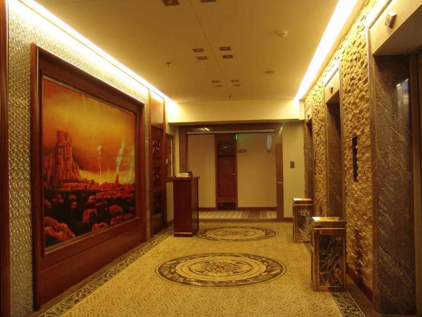 Kunming Golden Spring Hotel