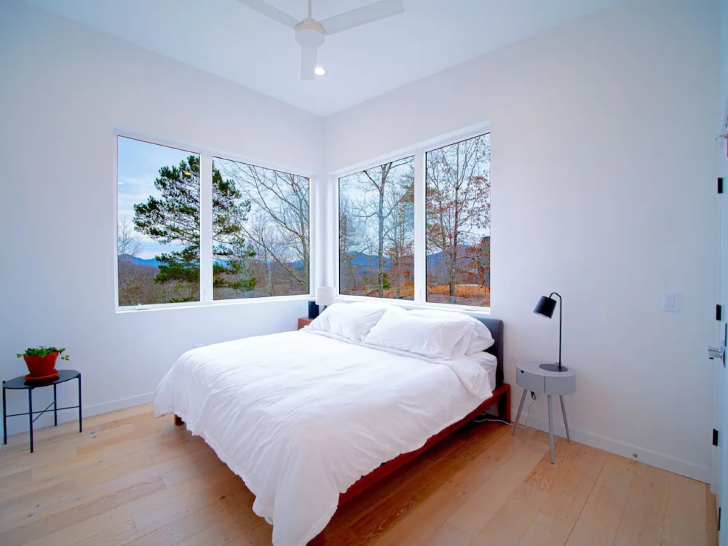 EcoModMtn Stunning mountain views