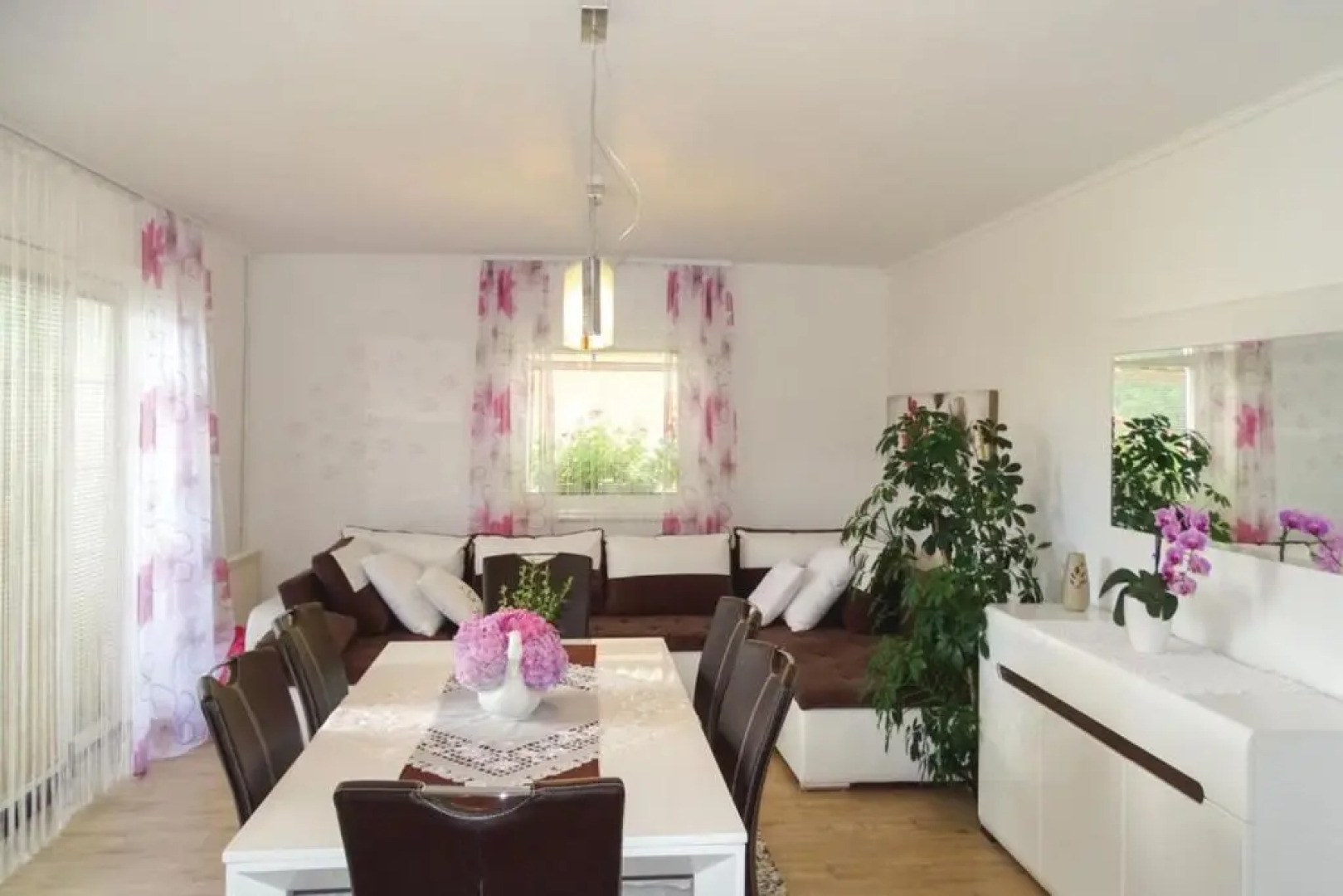 Villa Cujez With Sauna And Pool